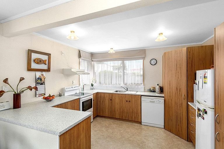 Photo of property in 66c Main Road, Titahi Bay, Porirua, 5022