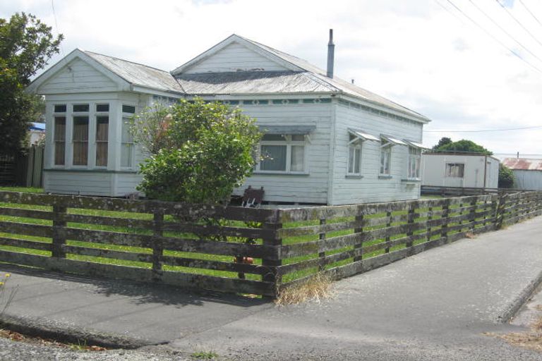 Photo of property in 90 Huxley Street, Pahiatua, 4910