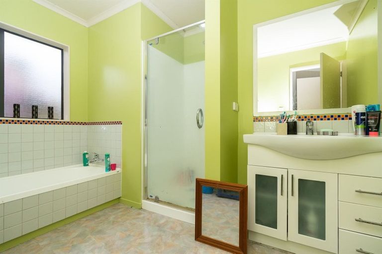 Photo of property in 2 Drake Place, Fairview Downs, Hamilton, 3214