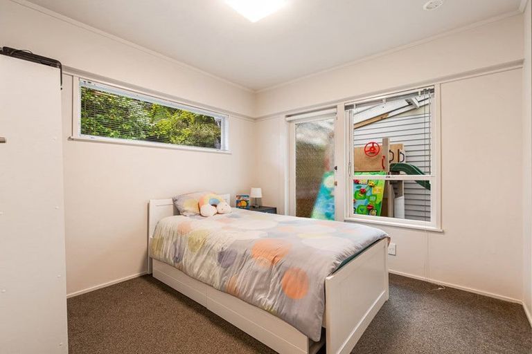 Photo of property in 26 Lauderdale Road, Birkdale, Auckland, 0626