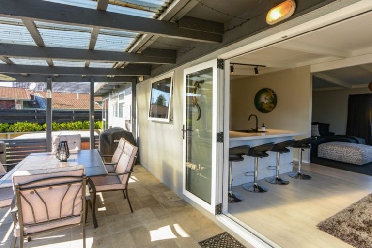 Photo of property in 8 Bristol Street, Tamatea, Napier, 4112