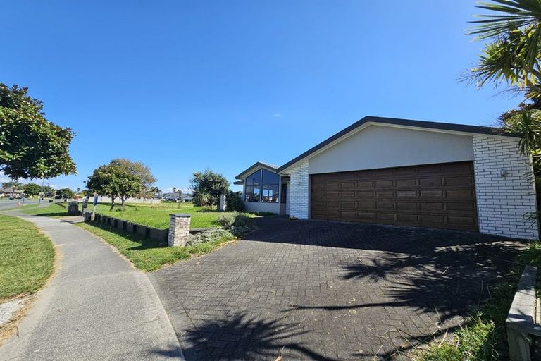 Photo of property in 53 Gravatt Road, Papamoa Beach, Papamoa, 3118