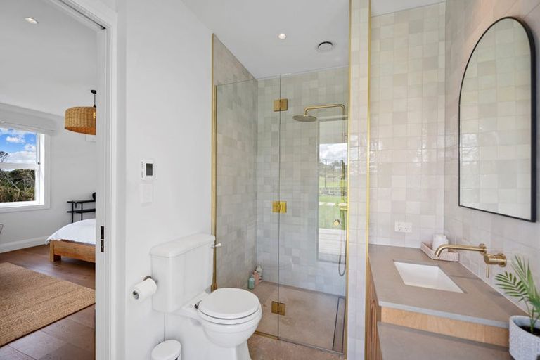 Photo of property in 438 Oaia Road, Muriwai, Waimauku, 0881