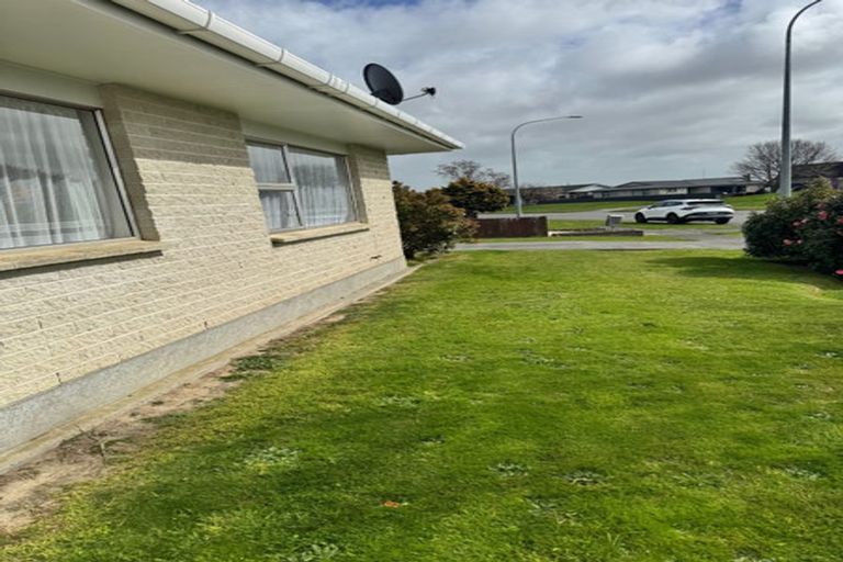 Photo of property in 126 Benmore Avenue, Cloverlea, Palmerston North, 4412