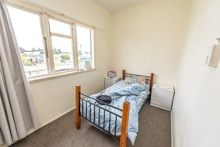 Photo of property in 16 Aotea Street, Castlecliff, Whanganui, 4501