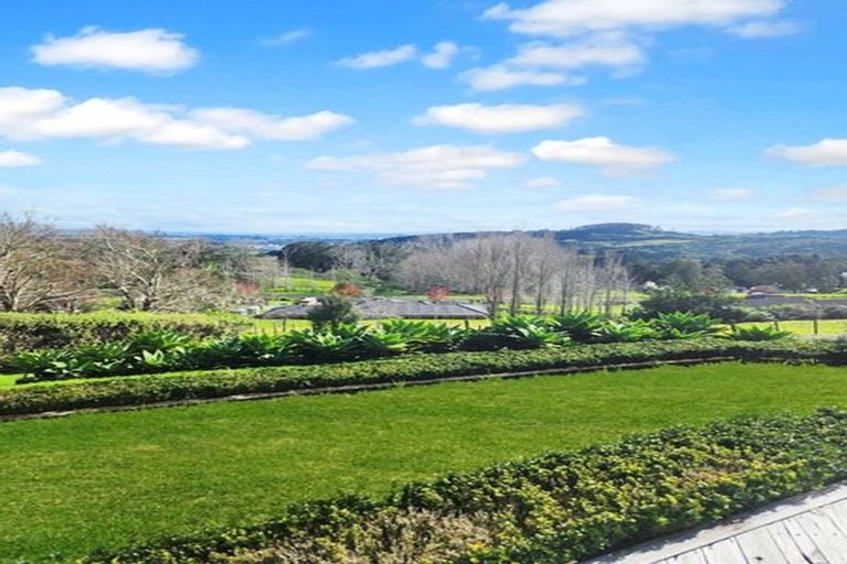 Photo of property in 19 Judge Richardson Drive, Opaheke, Papakura, 2584