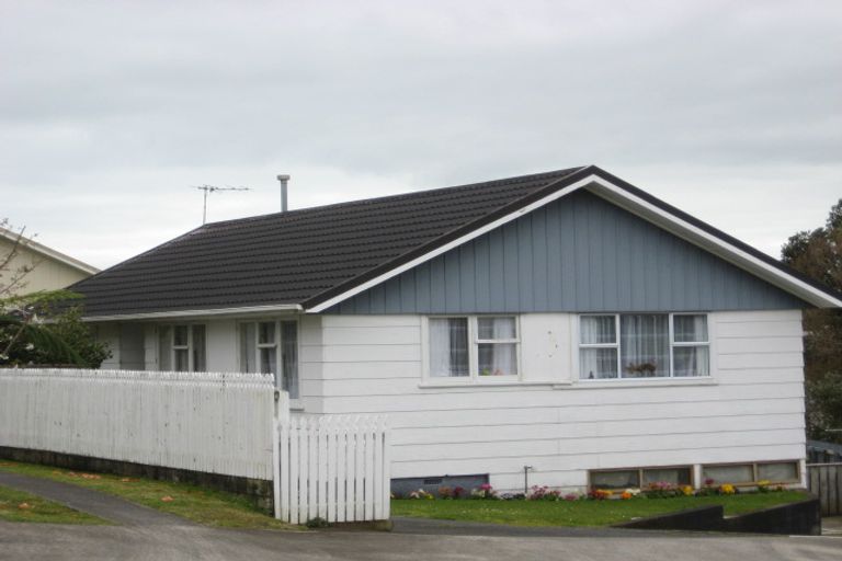Photo of property in 5 Anson Place, Westown, New Plymouth, 4310