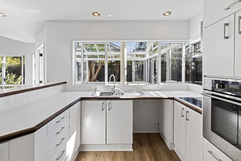 Photo of property in 2/20 Norwood Road, Bayswater, Auckland, 0622