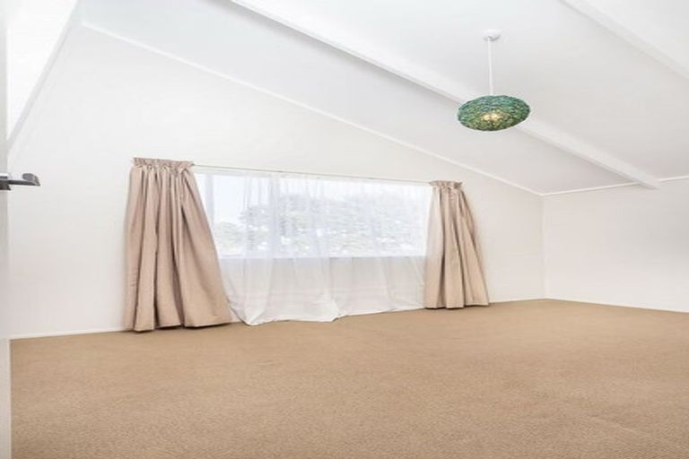Photo of property in 2/10 Kiekie Road, Mangere Bridge, Auckland, 2022
