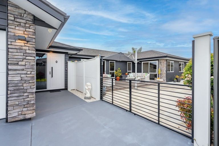 Photo of property in 8 Rakaia Way, Poraiti, Napier, 4112