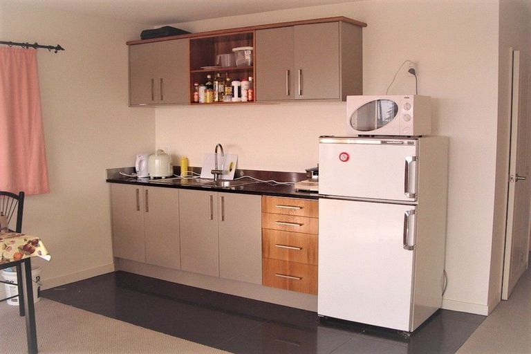 Photo of property in 943a East Coast Road, Torbay, Auckland, 0630