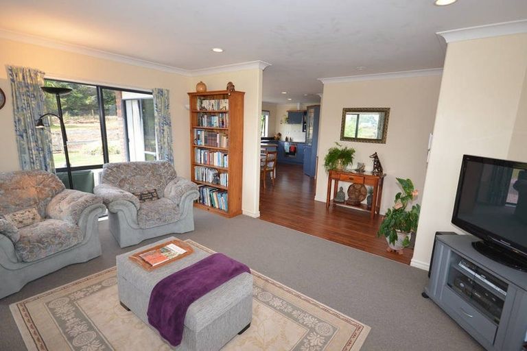 Photo of property in 33 Belk Road South, Omanawa, 3173