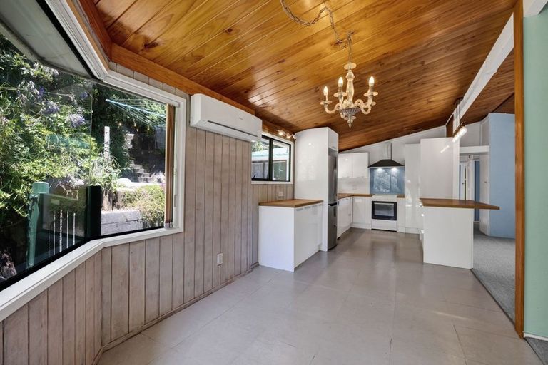 Photo of property in 15 Awanui Street, Merrilands, New Plymouth, 4312