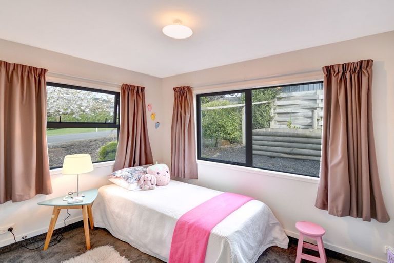 Photo of property in 55 Titri Road, Waihola, Outram, 9073