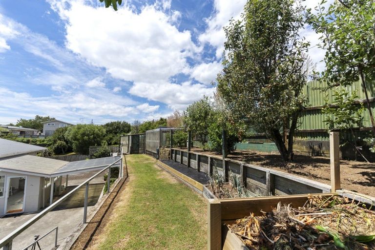 Photo of property in 4b Clerke Place, Marfell, New Plymouth, 4310