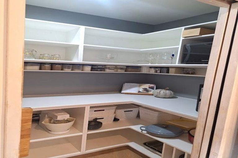 Photo of property in 17 Thomas Street, Stokes Valley, Lower Hutt, 5019