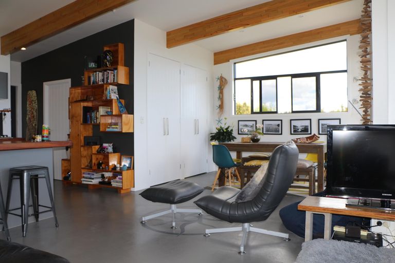 Photo of property in 26 Coachmans Way, Cable Bay, 0420