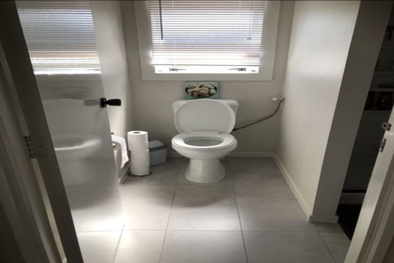 Photo of property in 61 Luton Avenue, Sunnyhills, Auckland, 2010