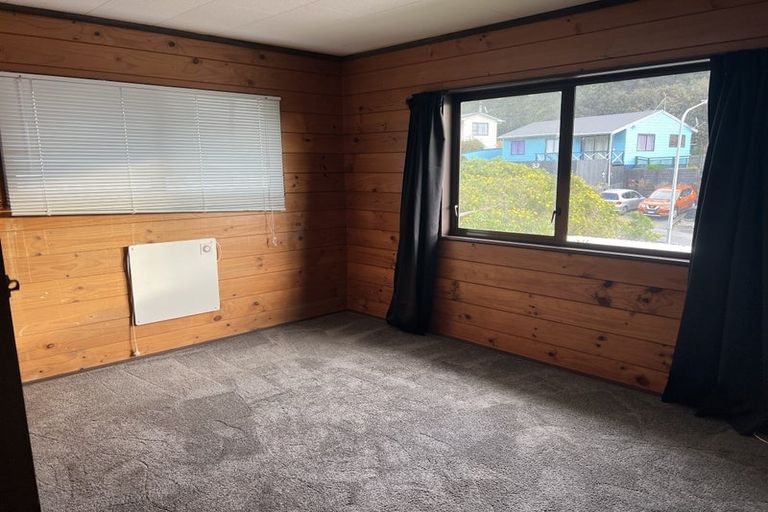 Photo of property in 68 Omapere Street, Whitby, Porirua, 5024