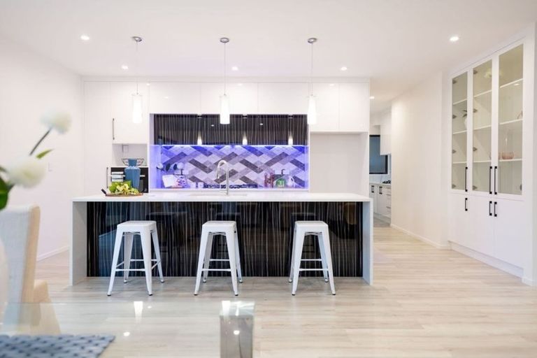 Photo of property in 17 Hakinakina Drive, Flat Bush, Auckland, 2019
