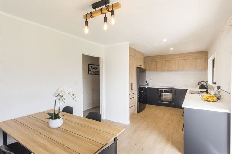 Photo of property in 80 John F Kennedy Drive, Milson, Palmerston North, 4414