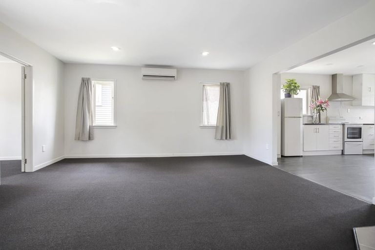 Photo of property in 7 Kamara Road, Glen Eden, Auckland, 0602