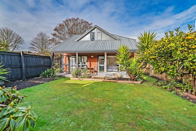 Photo of property in 1/24 Blighs Road, Strowan, Christchurch, 8052