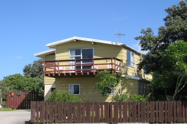 Photo of property in 1124 Papamoa Beach Road, Papamoa Beach, Papamoa, 3118