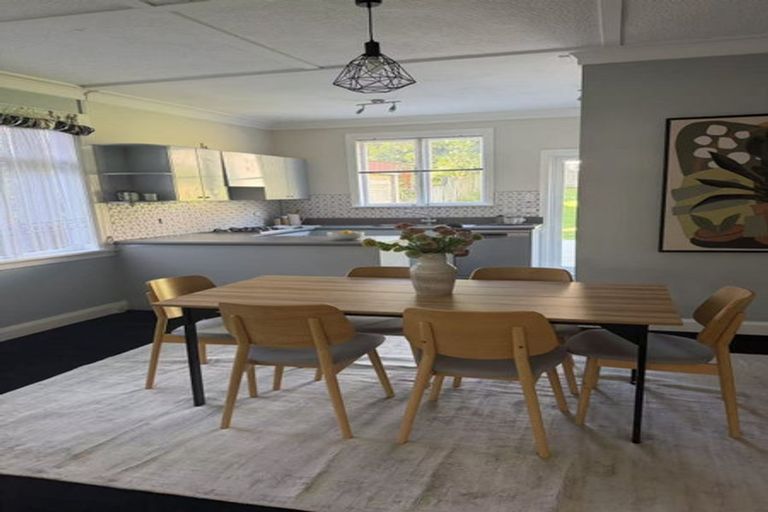 Photo of property in 21 Burrows Avenue, Karori, Wellington, 6012