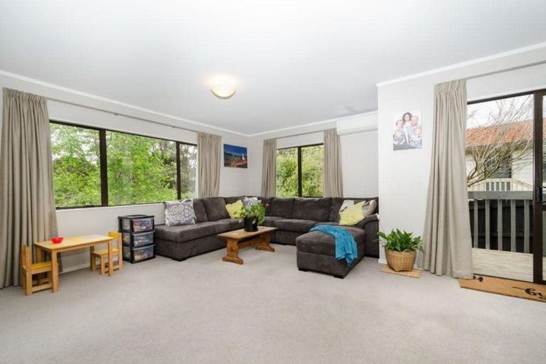 Photo of property in 19 Jacinta Grove, Swanson, Auckland, 0612