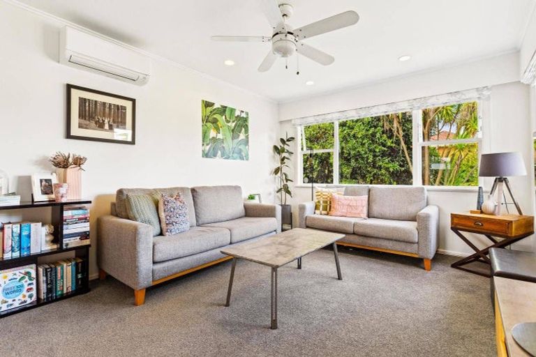 Photo of property in 19 Brennan Avenue, Te Atatu Peninsula, Auckland, 0610