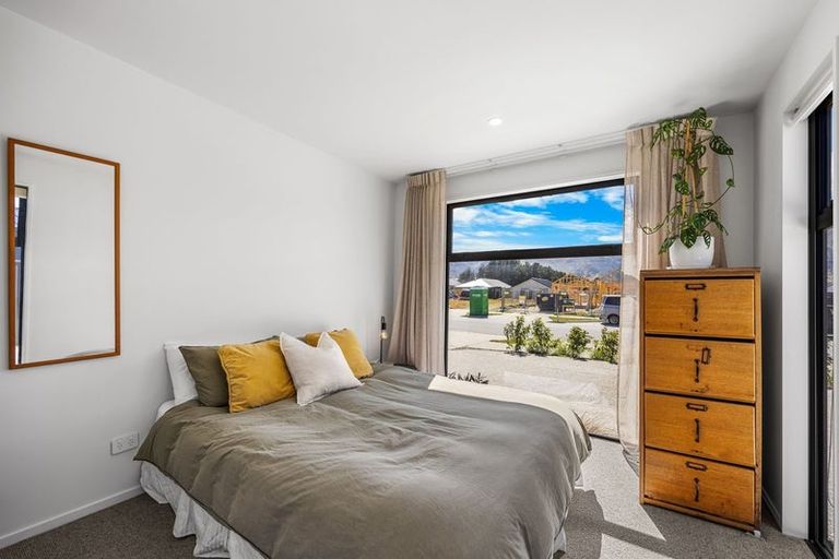 Photo of property in 8 Longview Drive, Lake Hawea, 9382