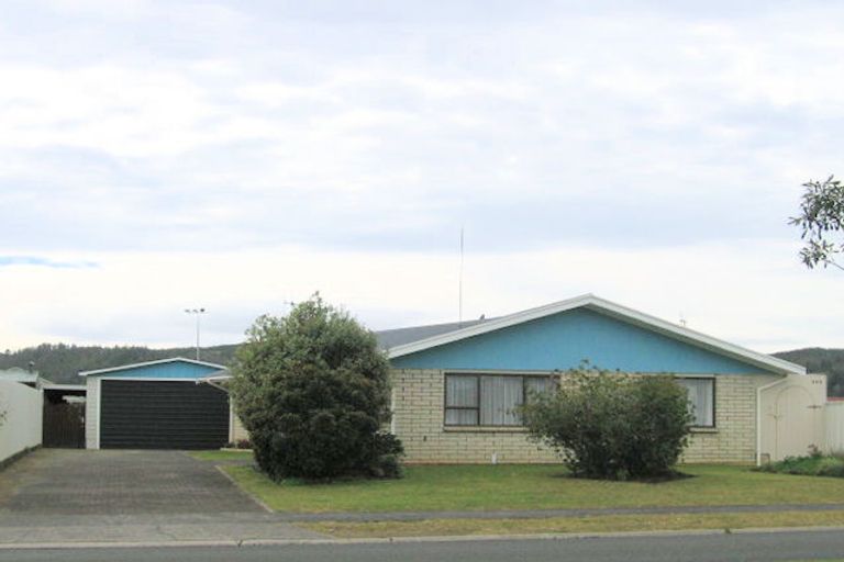 Photo of property in 220 Chartwell Avenue, Whangamata, 3620