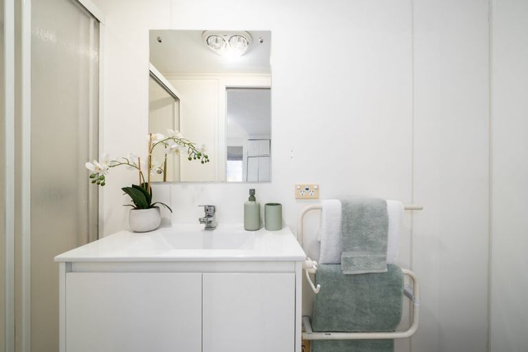 Photo of property in 128 Helston Road, Paparangi, Wellington, 6037