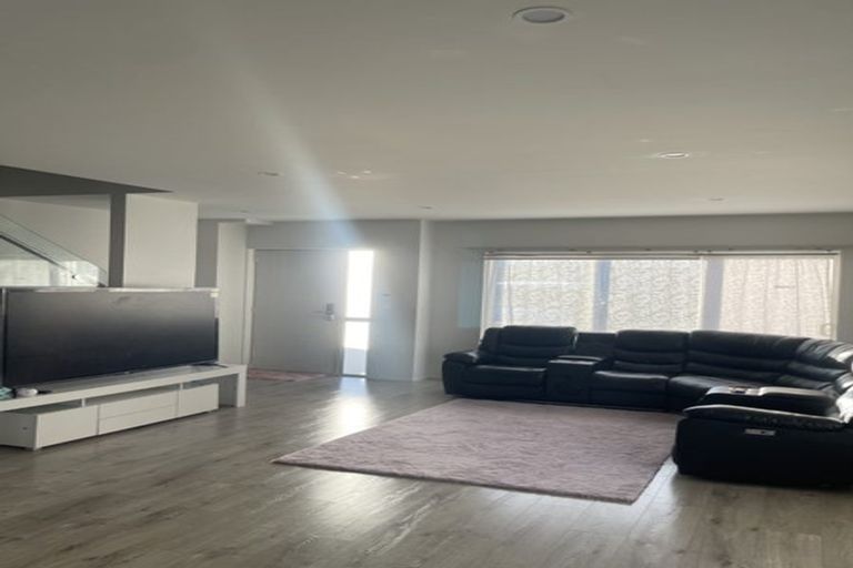 Photo of property in 3b Poruru Close, Papakura, 2110