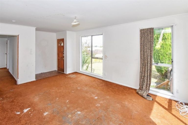 Photo of property in 122 Shifnal Drive, Randwick Park, Auckland, 2105