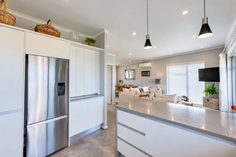 Photo of property in 989 East Coast Road, Kaiaua, Miranda, 2473