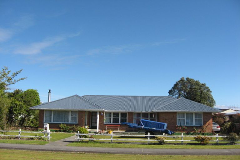 Photo of property in 50 Wakefield Street, Westport, 7825