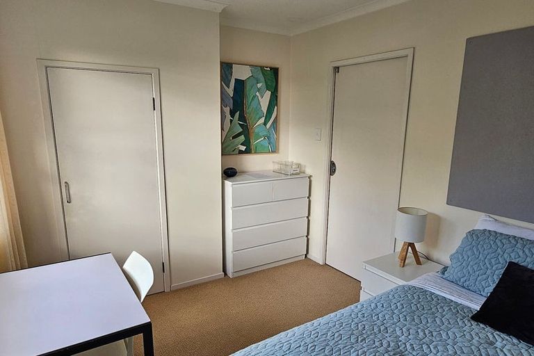 Photo of property in 38a Sunnynook Road, Sunnynook, Auckland, 0620