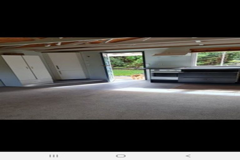 Photo of property in 71 Coulter Road, Henderson Valley, Auckland, 0614