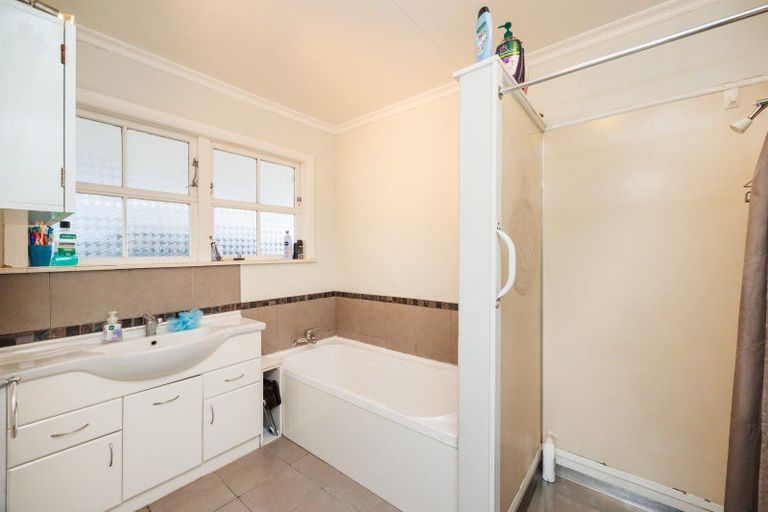 Photo of property in 14 Mudgway Place, Awapuni, Palmerston North, 4412