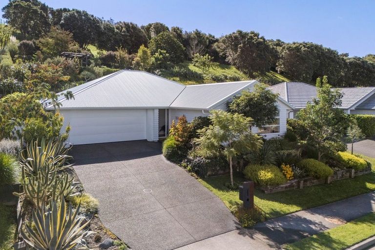 Photo of property in 29 Lakeside Terrace, Omokoroa, 3114