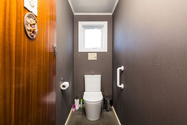 Photo of property in 50 Rhodes Street, Waimate, 7924