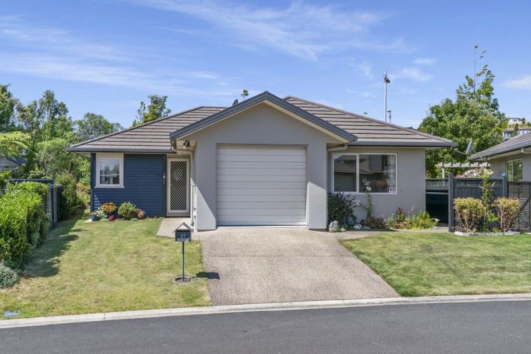 Photo of property in 37 Bridgewater Way, Pyes Pa, Tauranga, 3112