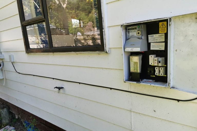 Photo of property in 42 Kamahi Street, Stokes Valley, Lower Hutt, 5019