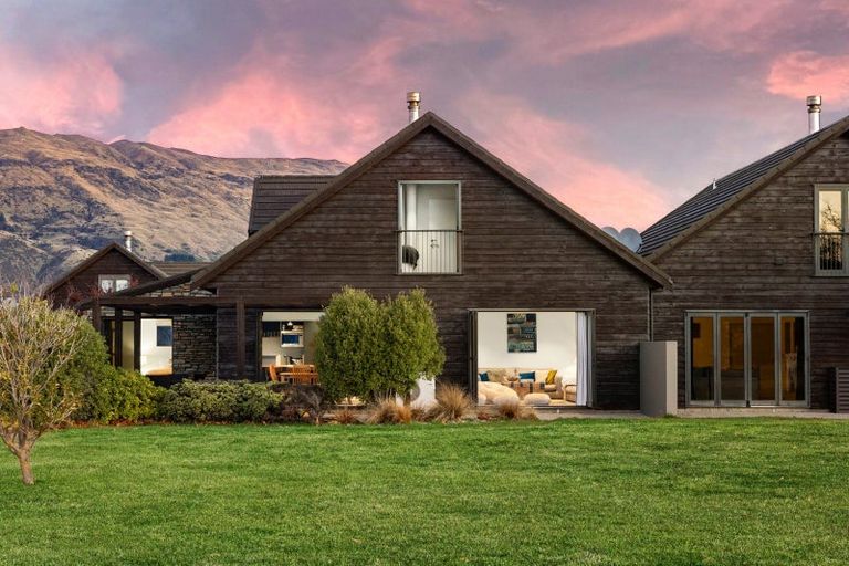 Photo of property in Heritage Village, 9 Villa Lane, Wanaka, 9382
