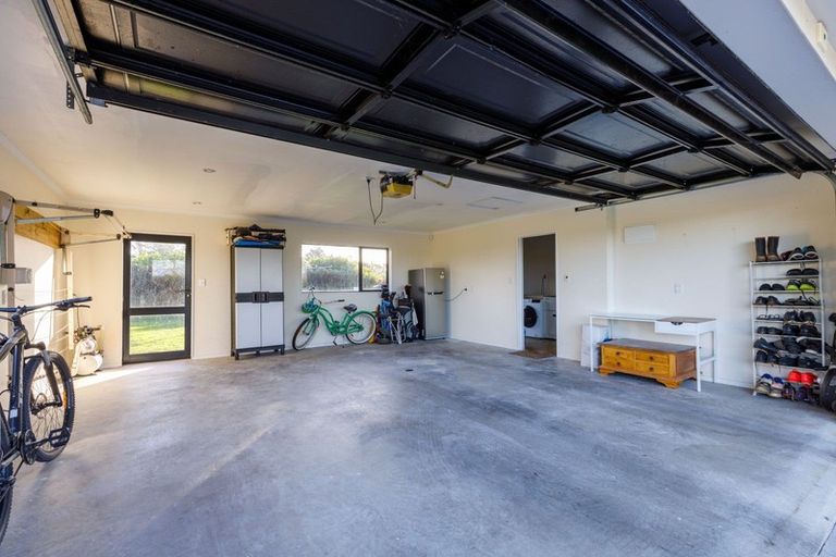 Photo of property in 395 Manutahi Road, Lepperton, New Plymouth, 4373
