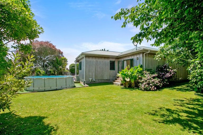 Photo of property in 128 Wairau Road, Oakura, 4314