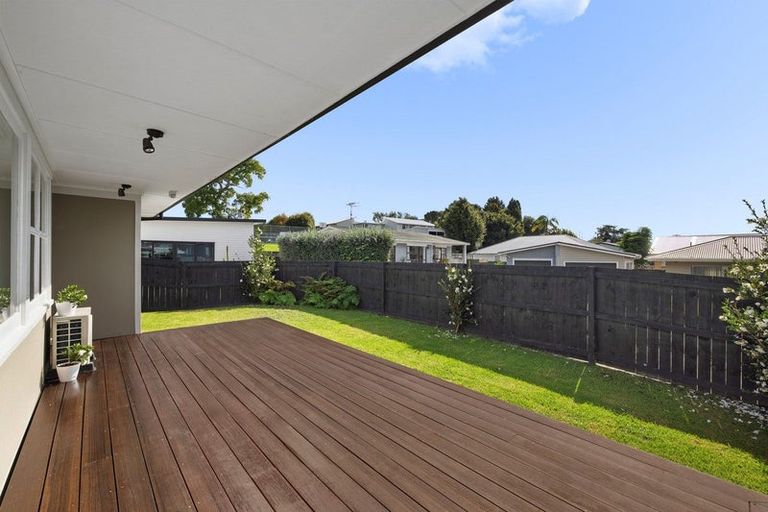 Photo of property in 8a Queen Road, Bellevue, Tauranga, 3110