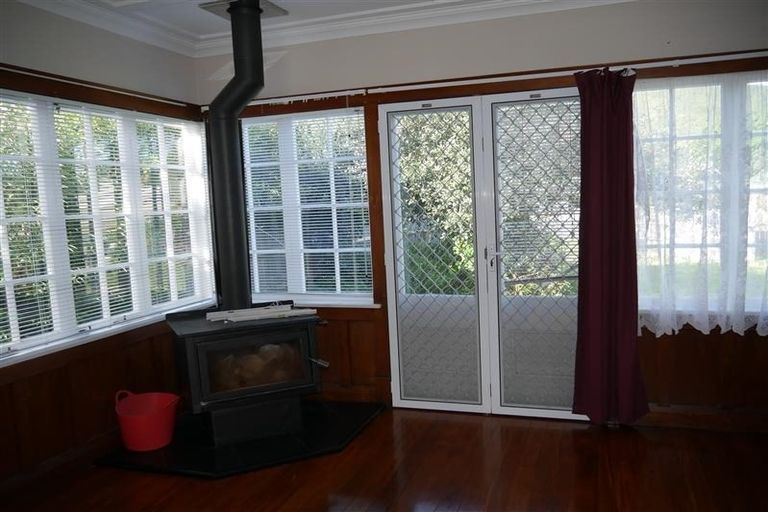 Photo of property in 2 Kamo Road, Regent, Whangarei, 0112